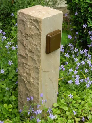 Steckdosensäule Sandstein beige-braun gespalten